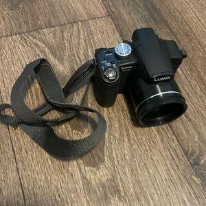 Panasonic LUMIX DSLR Camera DNC-FZ28